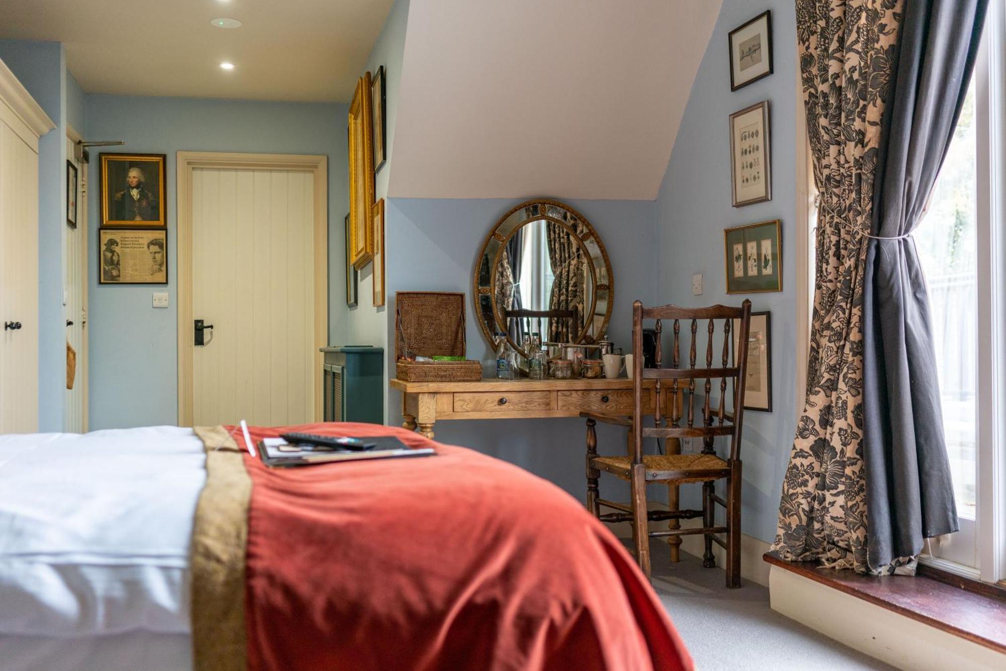 The Anchor Inn Lower Froyle Екстер'єр фото