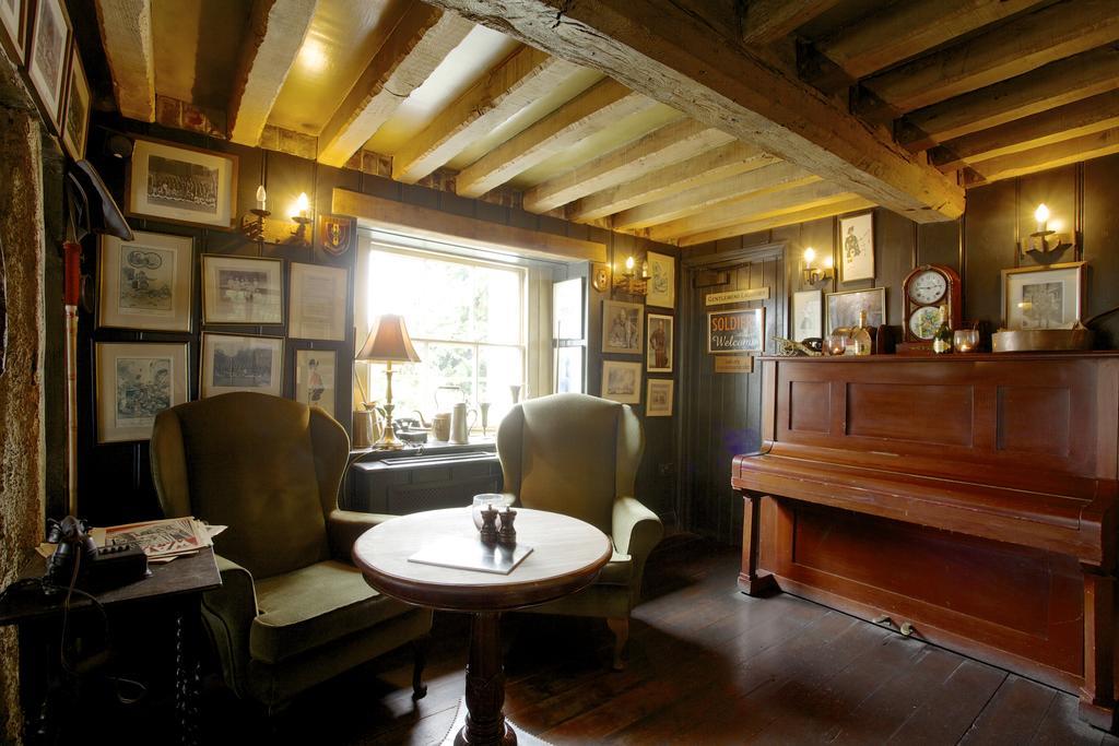 The Anchor Inn Lower Froyle Екстер'єр фото